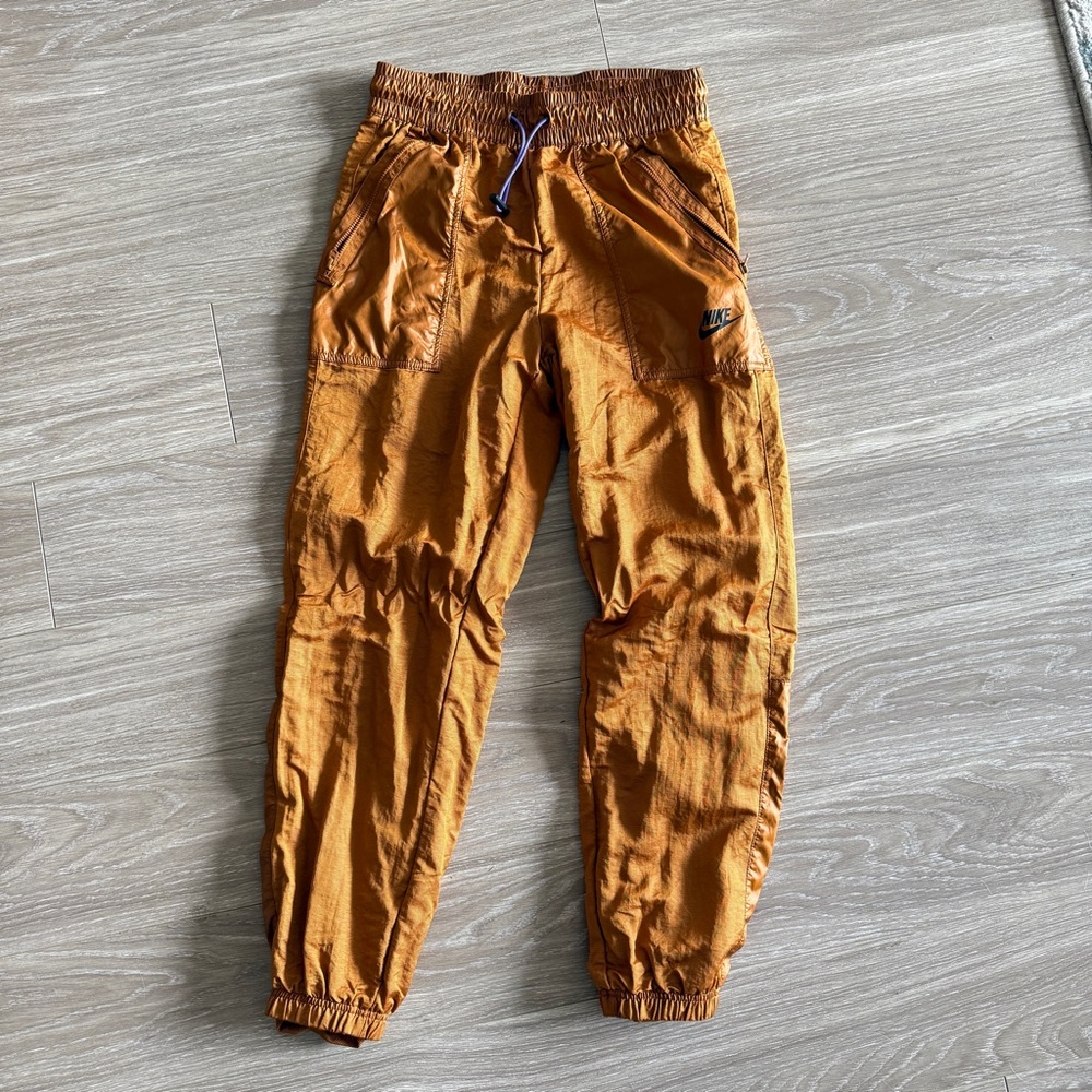 Nike Womens Rebel Cargo Lined Joggers Pants Burnt Sienna Size small - Picture 5 of 9